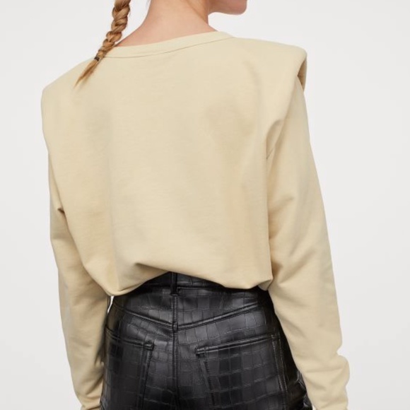 H&M - Shoulder-pad Sweatshirt - Picture 2 of 7